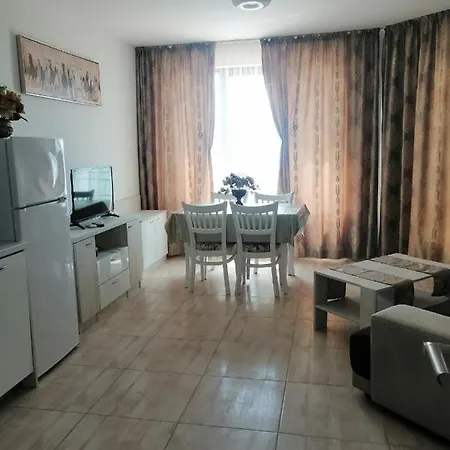 хоризонт м * سفيتي فلاس